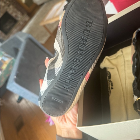 Burberry ballet flats size 7 brand new condition never worn - Picture 5 of 5